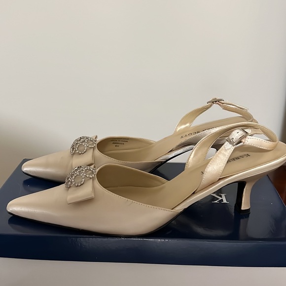 Karen Scott formal shoes, cream, size 8M - Picture 7 of 8